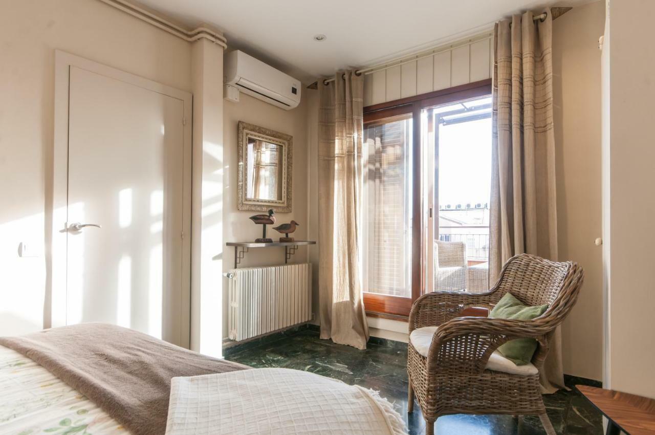 Elevated Experience - Urquinaona Apartman Barcelona Kültér fotó